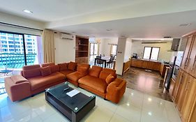 Penthouse Marina Court Vacation Home 4 Bedrooms Kota Kinabalu 14Pax