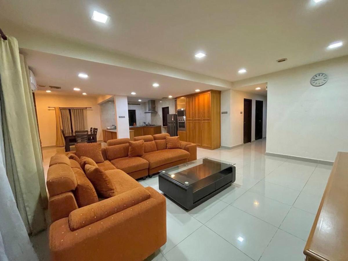 Penthouse Marina Court Vacation Home 4 Bedrooms Kota Kinabalu 14Pax Luaran gambar